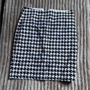 The Limited Black and White Houndstooth Midi Skirt